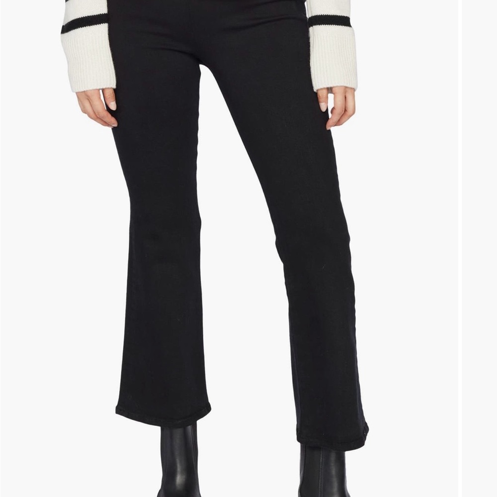 Frame The Jetset Crop Mini Boot Pintuck
in Sheen Noir. Pull-on.